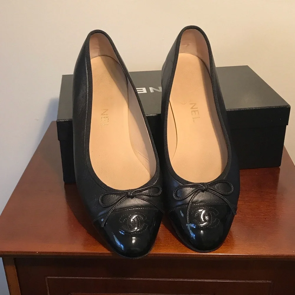 Chanel Black Leather w patent leather toe Ballet Flats size 38 EUC - Picture 7 of 13